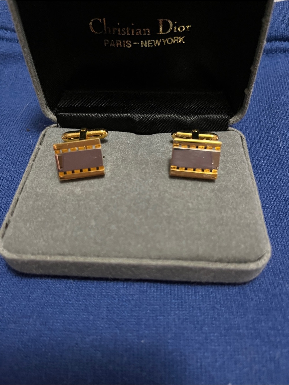 💙💙💙Dior Gold Tone Cufflinks with Silver tone  Inlay💙💙💙